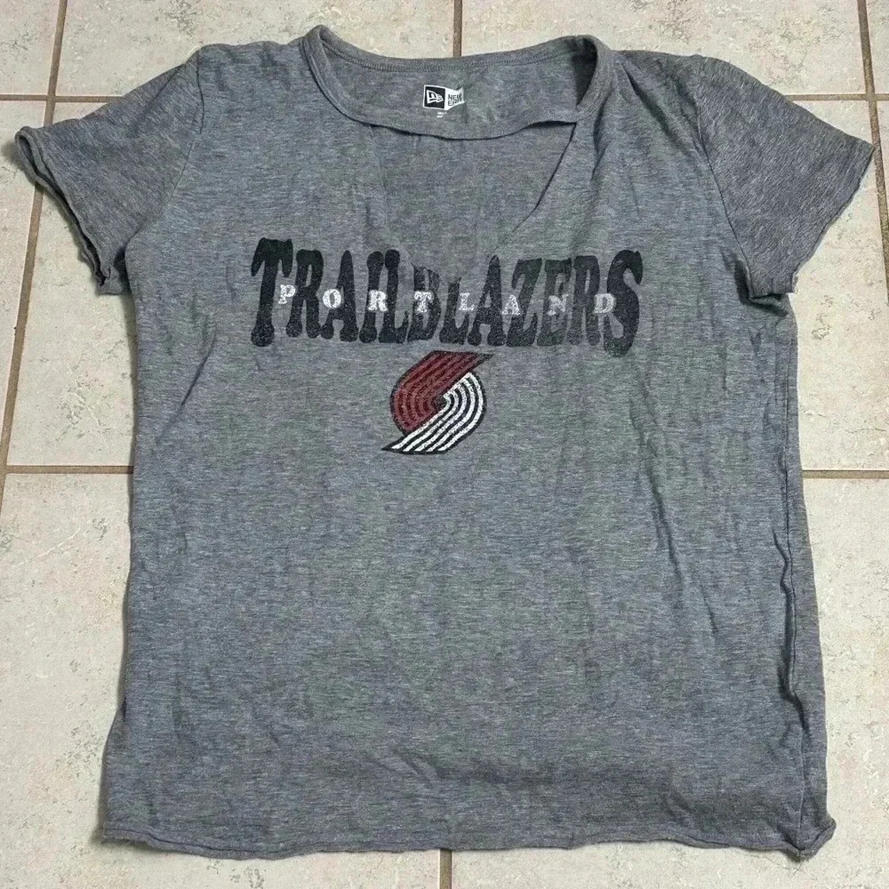 Large PORTLAND TRAILBLAZERS New Era Tee Top - Picture 2 of 6